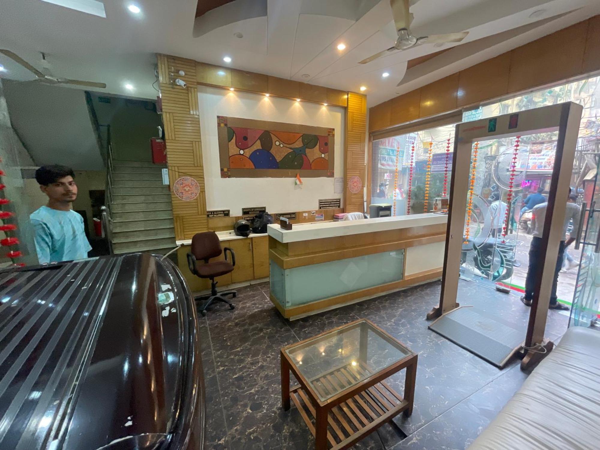 Hotel Golden Gate New Delhi Exterior photo